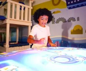 Obie Play on table